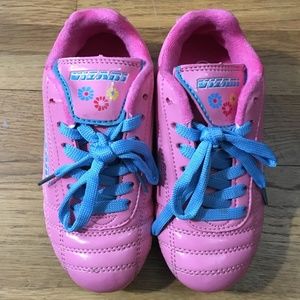 Vizari Girls Soccer Cleats & Nike Shin Socks